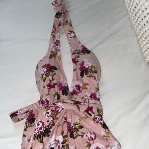 Cupshe one piece bathing suit